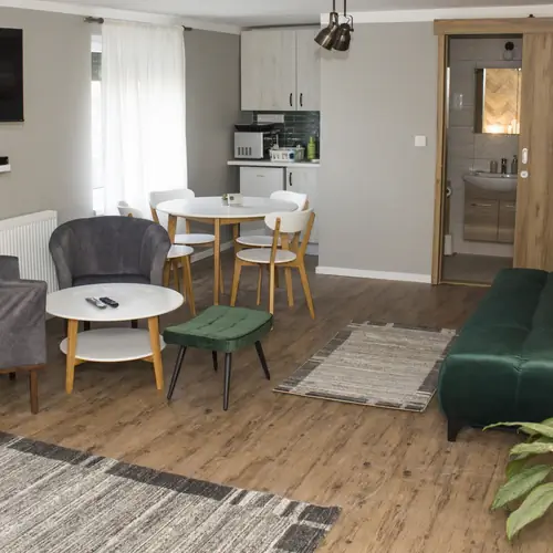 Kis D&eacute;l- Apartman teakonyha