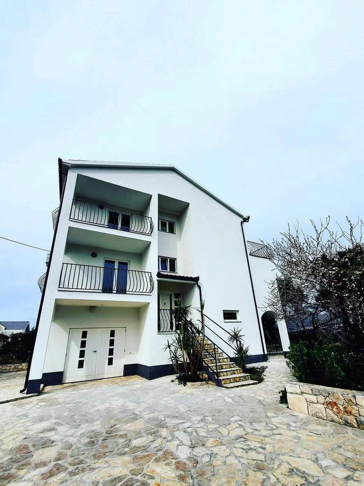 Apartments Esthera Okrug Donji