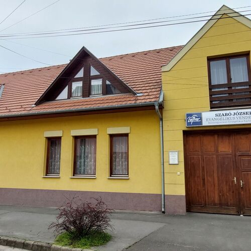 k&uuml;lső homlokzat