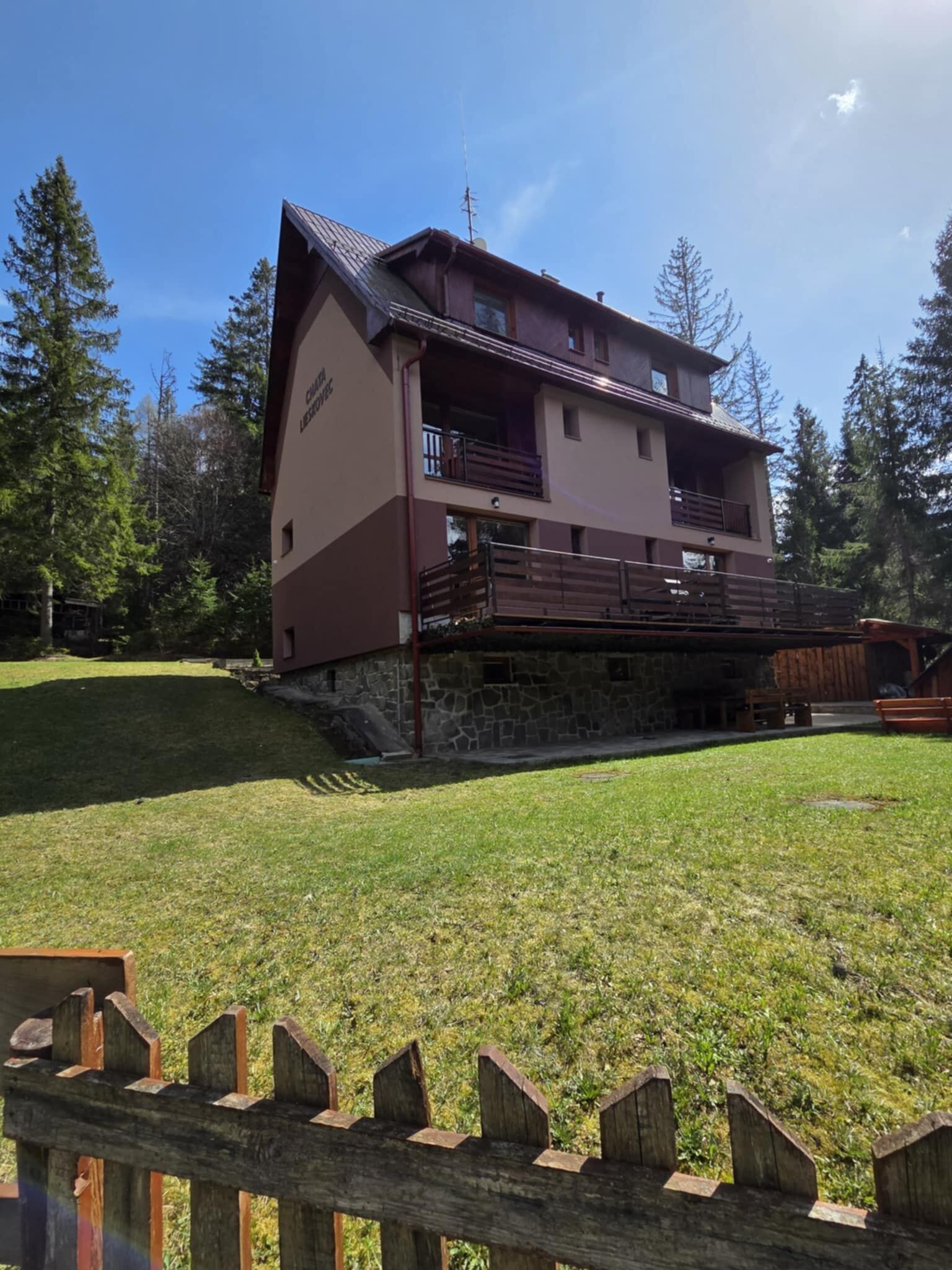 Chata Lieskovec - chata v lese blízko zubačky Tatranská Štrba