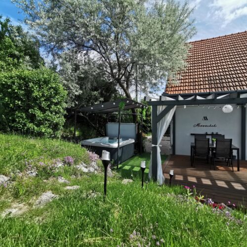 Messzikék Vendégház Egerszalók