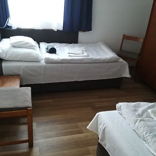 K&eacute;t &aacute;gyas szoba