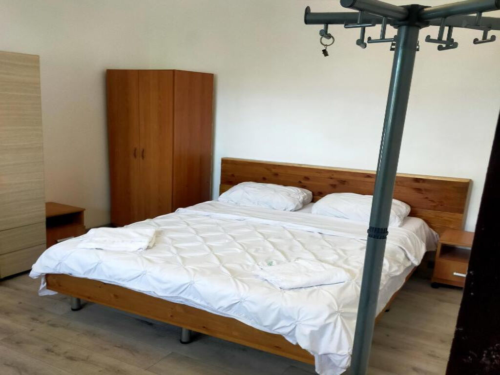 Elena Camere de Închiriat București