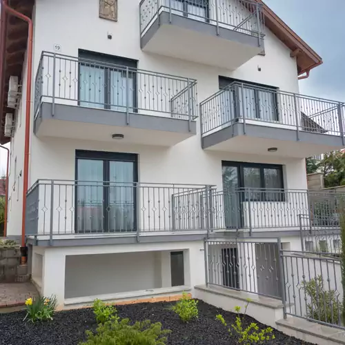 Anton Apartmanház Balatonfüred 002 kép