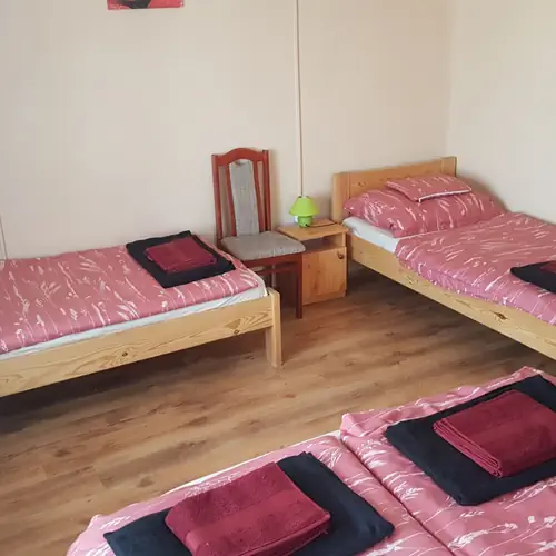 Nagyobbik szoba
Larger room