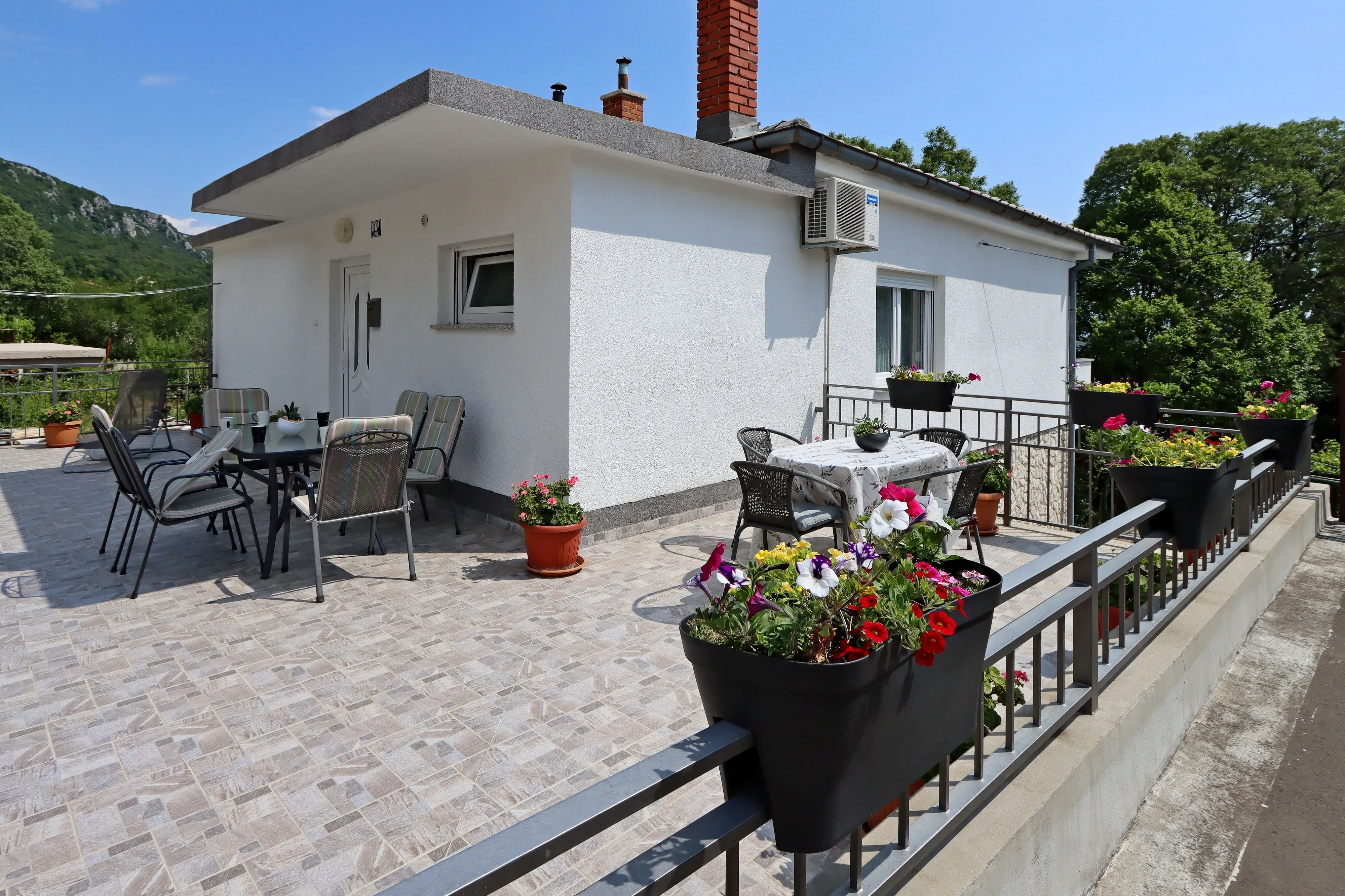 Apartments With Parking Space Bribir, Novi Vinodolski - 19862 Bribir