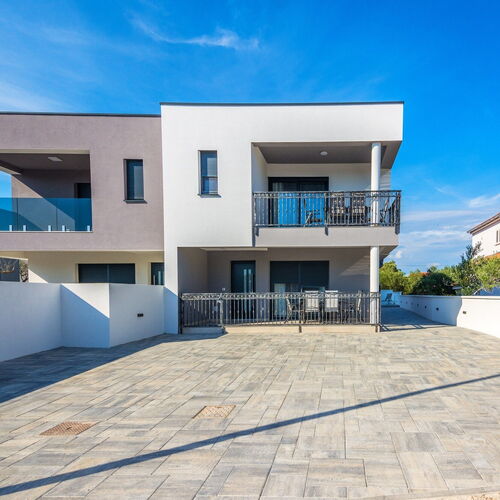 Apartmanok Parkolóhellyel Vir - 20013  2