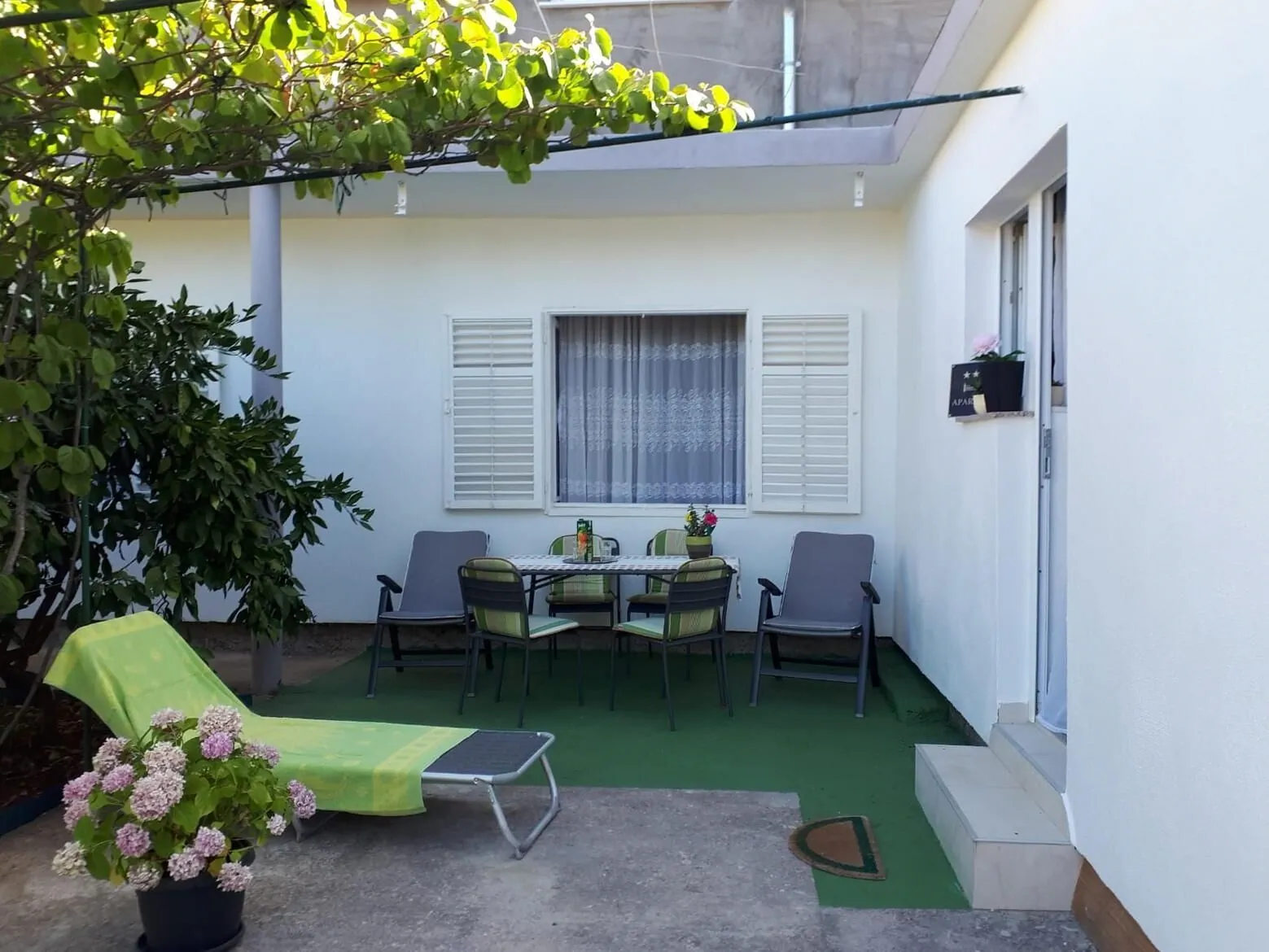 Apartmanok Parkolóhellyel Pirovac, Sibenik - 20015 Pirovac