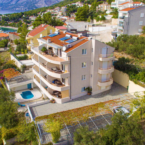 Apartmanok Családok Részére Medencével Brela, Makarska - 20066 Brela  2