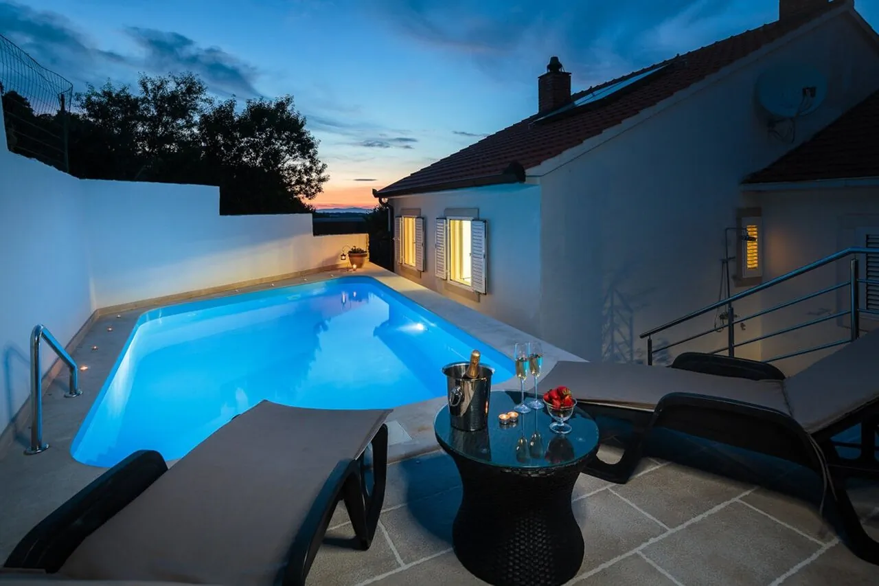 Family Friendly House With A Swimming Pool Nerežišća, Brač - 20132 Nerežišća