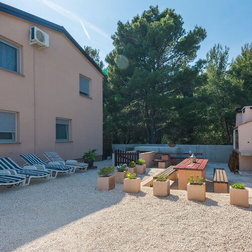 Apartmanok Parkolóhellyel Vir - 20337  3