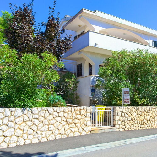 Apartmanok Parkolóhellyel Krk - 20369  2