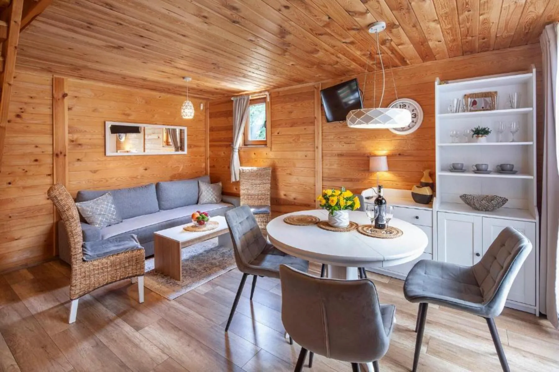 ZACISZE Domek na Kaszubach Brodnica Dolna z balią z jacuzzi