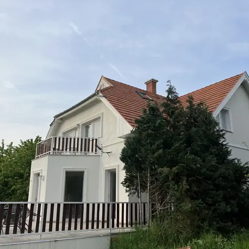 F&ouml;ldszinti terasz