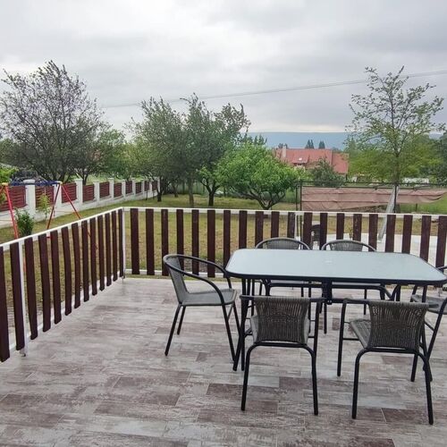 F&ouml;ldszinti terasz