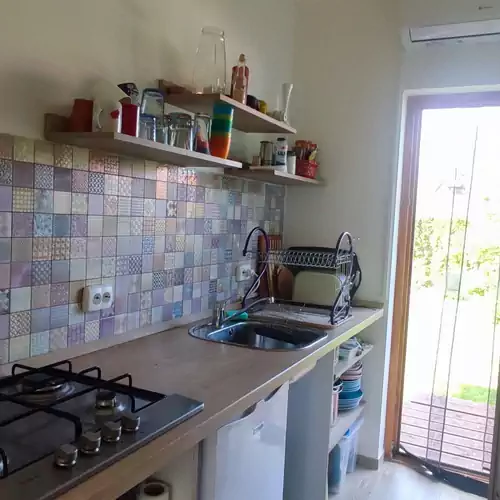 Liliomvölgy Vendégház Balatonaliga 003 kép