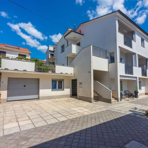 Apartments Tara Dramalj  2