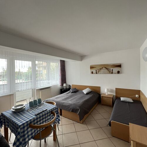 Pok&oacute;j 4 osobowy z balkonem