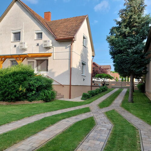 Fejes Vendégház Balatonszárszó  2