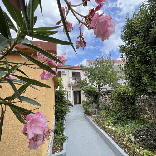 Holliday House Kloštar   2