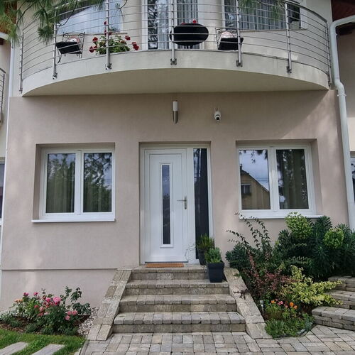 apartman bejárata