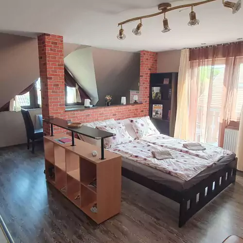 Baker Street Apartman Balatonalmádi 004 kép