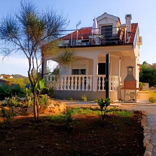 Apartment Ariela Vir  2