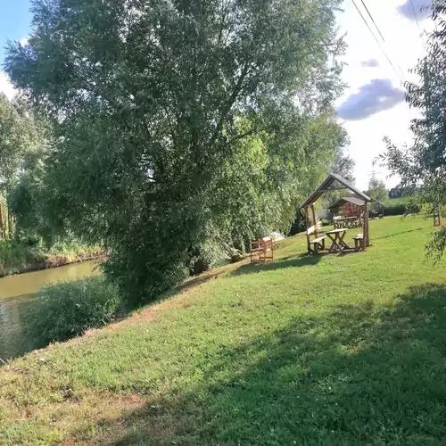 Borostyán Pihenőpark Mende 004 kép