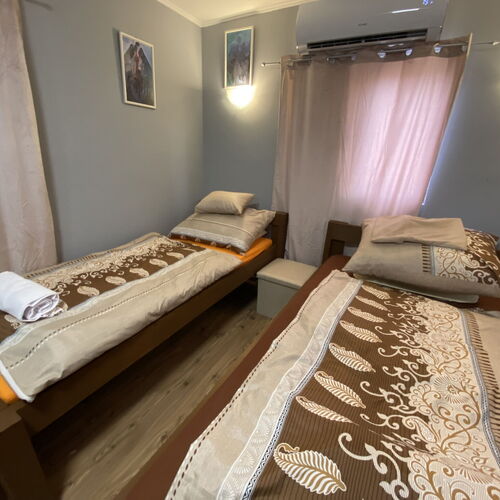 Babér Apartmanház Balatonakarattya  3