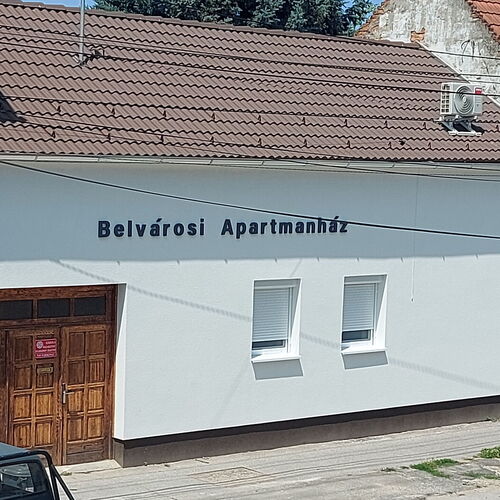 Belvárosi apartmanház 2