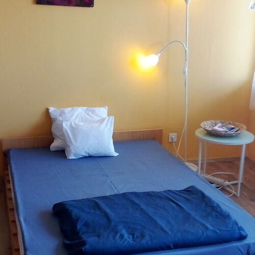 140x200 cm-es ágy két személy is elfér rajta