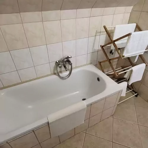 Völgyhíd Apartmanház Veszprém 008 kép