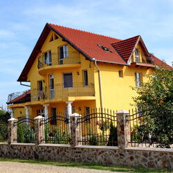 Casa Flora Sânmartin