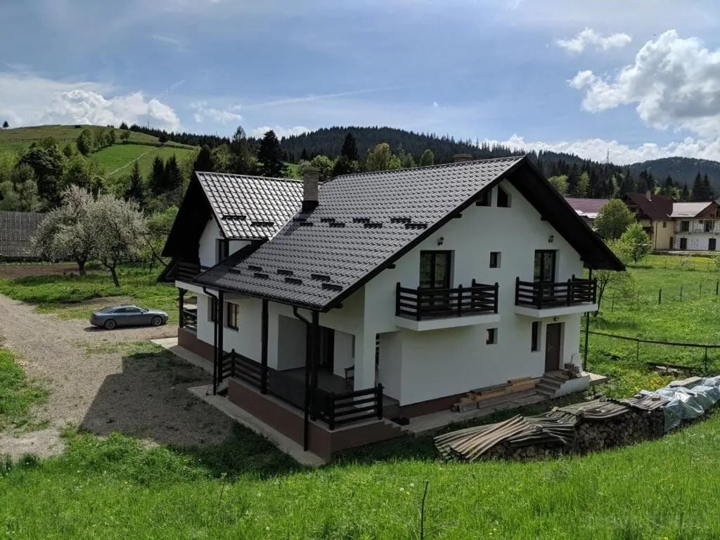 Căsuța din grădina Mănăstirea Humorului