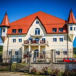 Apartament Castle Csányi Livezeni