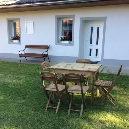 Hűvösvölgy Vendégház Lókút 005 kép