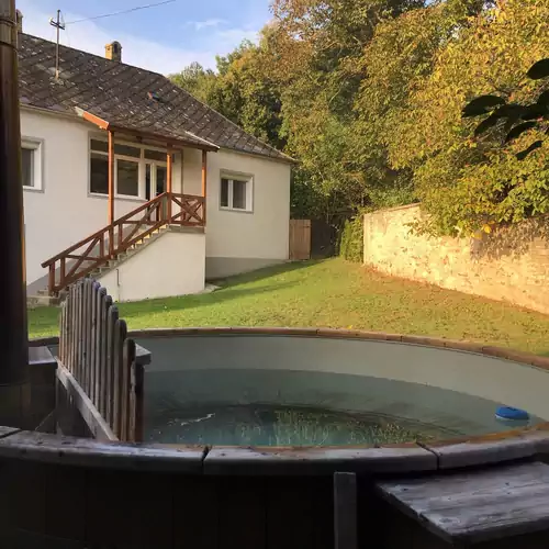 Hűvösvölgy Vendégház Lókút 012 kép