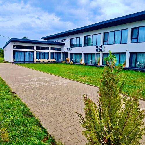 Pensiunea Jai Giridhari Valea Avrigului