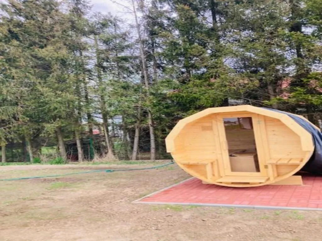 KALINOWY SAD DOMKI z JACUZZI i SAUNĄ MIKOŁAJKI 