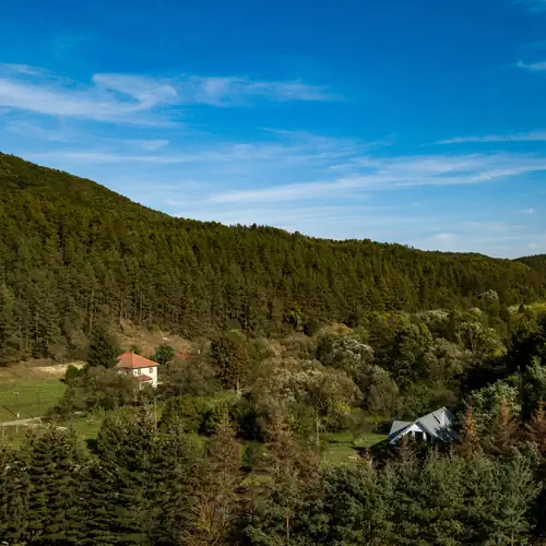 Zöldsziget Menedék, Rendezvény-és pihenőház Bárna 005 kép