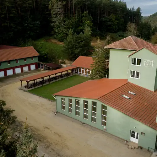 Zöldsziget Menedék, Rendezvény-és pihenőház Bárna 004 kép