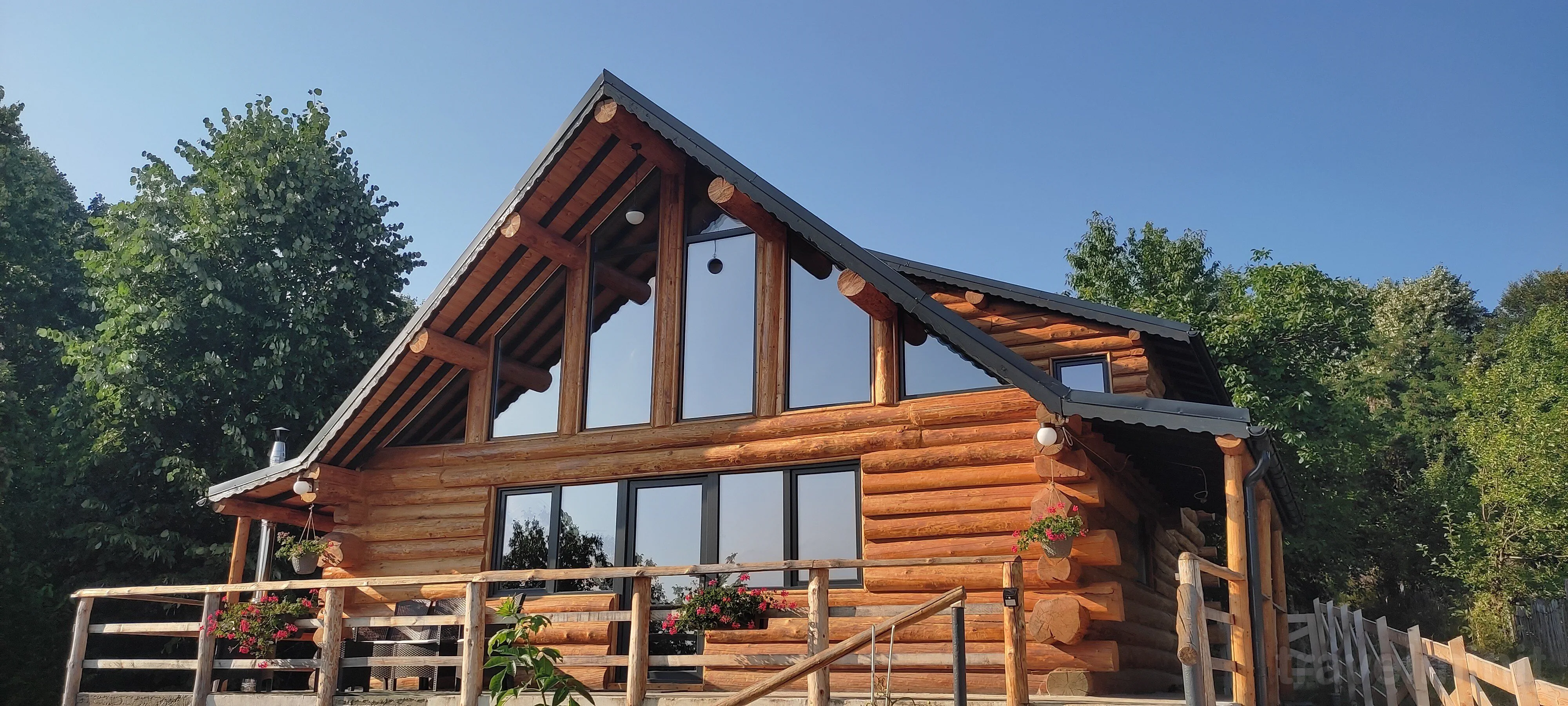 facada principala cu vedere panoramic