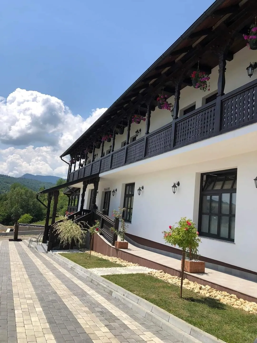 Moșia Dar În Rai Berbești
