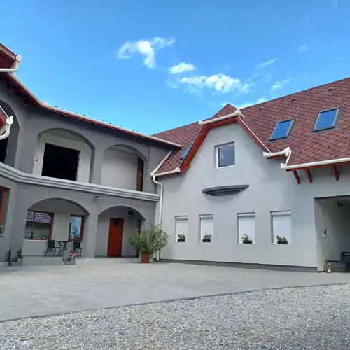 Kőkapu Apartmanház  Bogác 002 kép