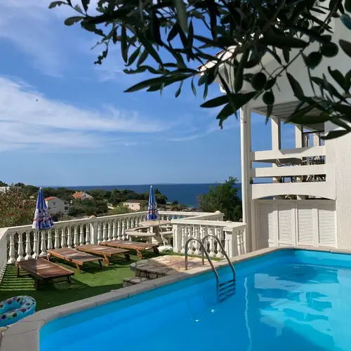Second pool in front of house Lavanda