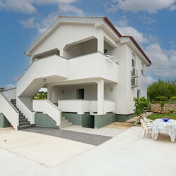 Apartments Cupic Vir