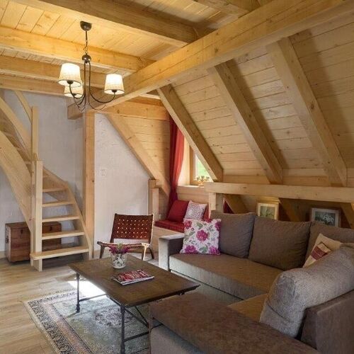 Dom: apartament dwupoziomowy  na piętrze ,pok&oacute;j dzienny.