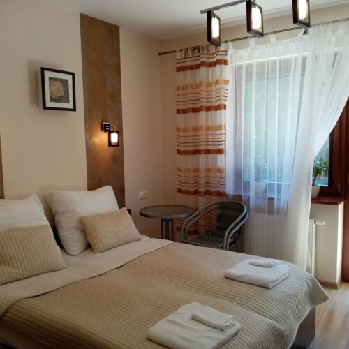 Budynek nr 4 - pokój 2 os. z łazienką i tarasem 