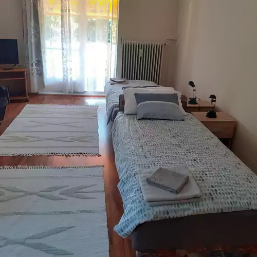 Hajnalka Apartman Péc 008 kép