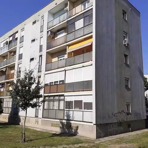 Hajnalka Apartman Péc 002 kép